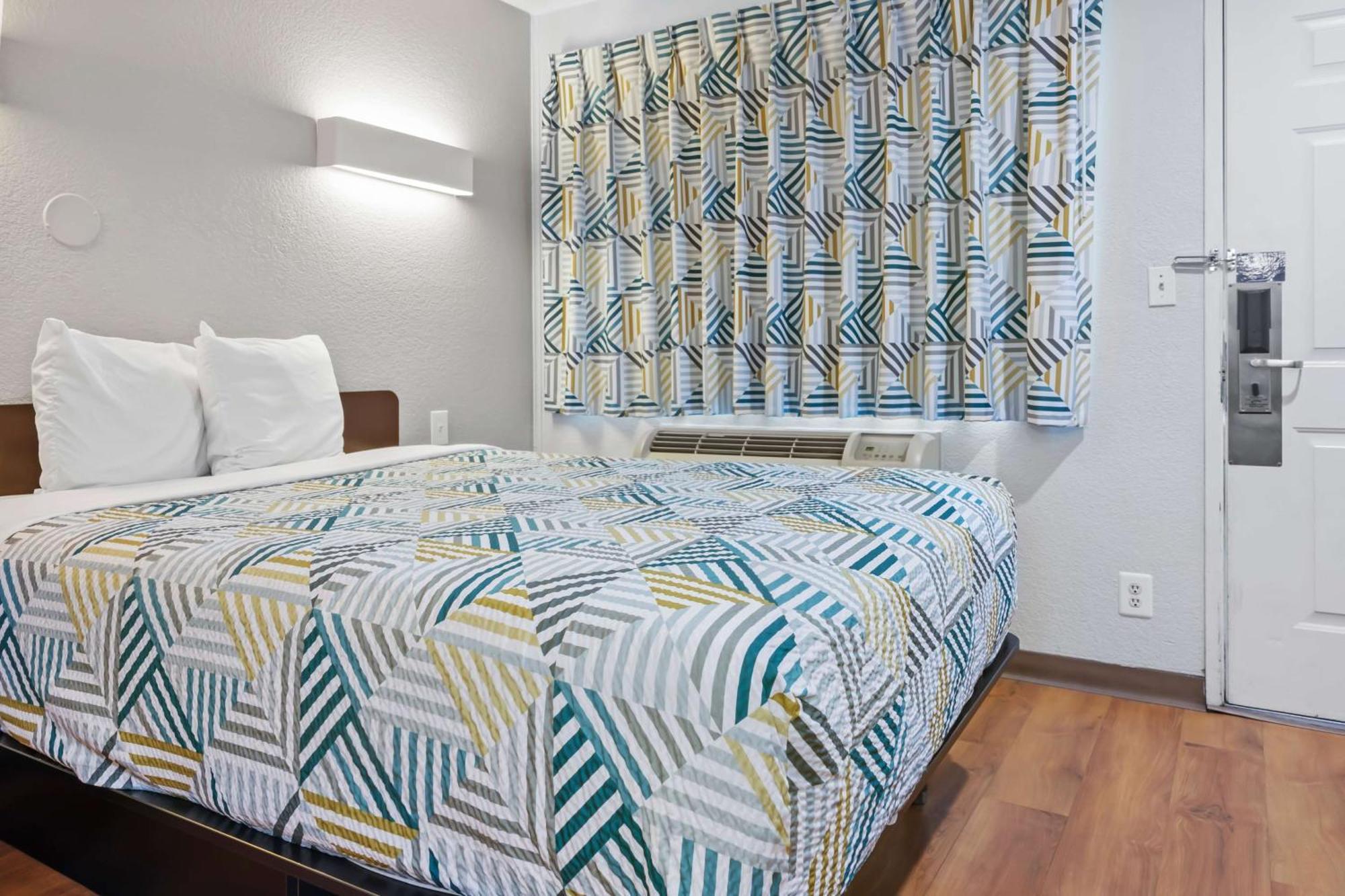 Hotel 6-ventura, Ca - Ventura